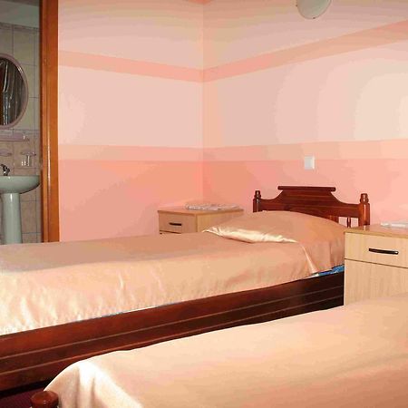 Hotel Muhavets Pruzhany エクステリア 写真