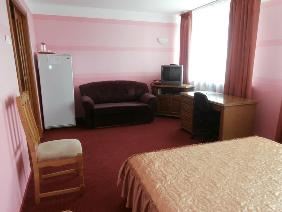 Hotel Muhavets Pruzhany エクステリア 写真