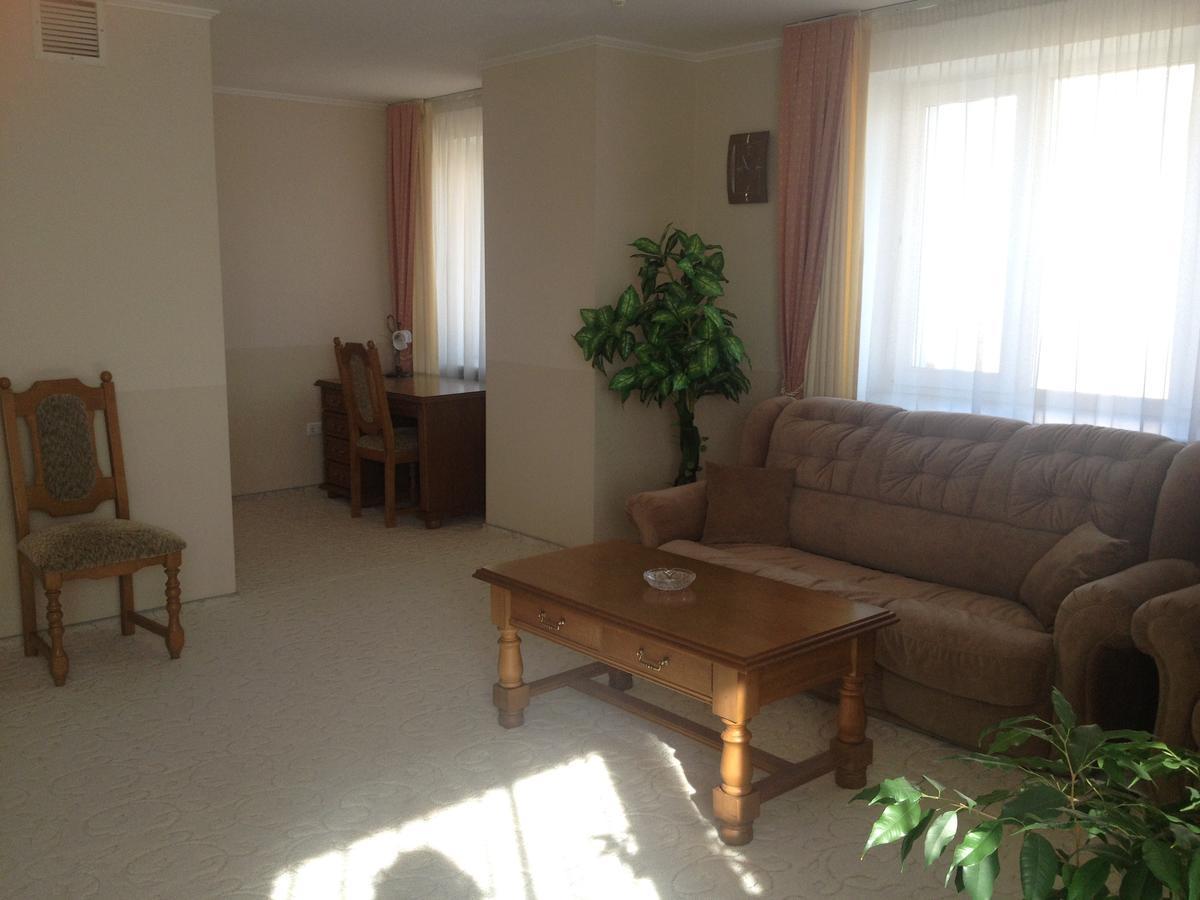 Hotel Muhavets Pruzhany エクステリア 写真